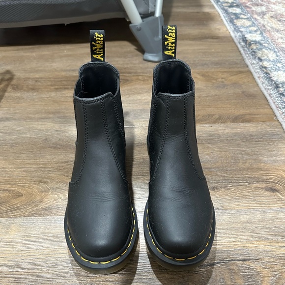 2976 SLIP RESISTANT LEATHER CHELSEA BOOTS - Picture 3 of 8